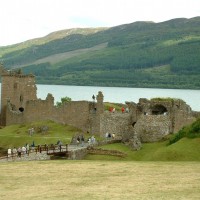 Blick auf Urquhart Castle